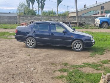 радар камри: Volkswagen Vento: 1993 г., 1.8 л, Механика, Бензин, Седан