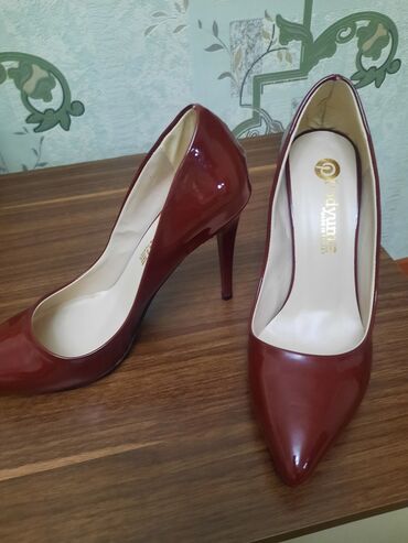 женские золотистые туфли: Туфли, Размер: 39, цвет - Красный, Новый