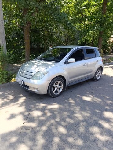 стекла авто: Toyota ist: 2002 г., 1.5 л, Автомат, Бензин, Хэтчбэк