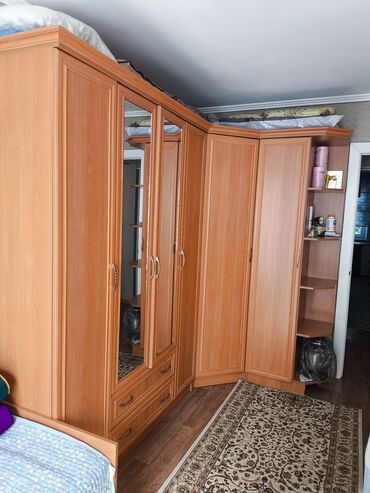 купить угловой шкаф в спальню: Шкаф для одежды, Б/у, Угловой