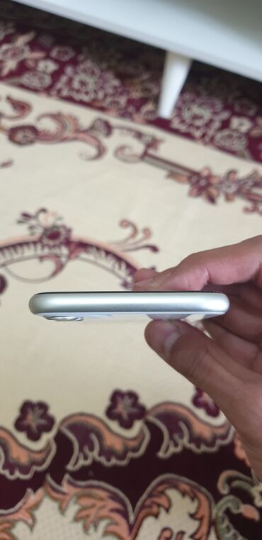 Apple iPhone: IPhone 11, 128 GB, Ağ, Face ID — 5