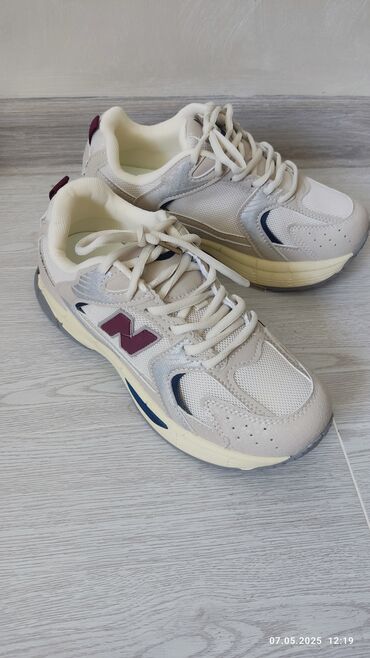 Кроссовки и спортивная обувь: Кроссовки, 38, New Balance, Новый, цвет - Бежевый, Самовывоз