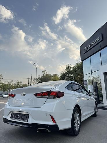 kyrgyzstan: Hyundai Sonata: 2017 г., 2 л, Автомат, Бензин, Седан — 4