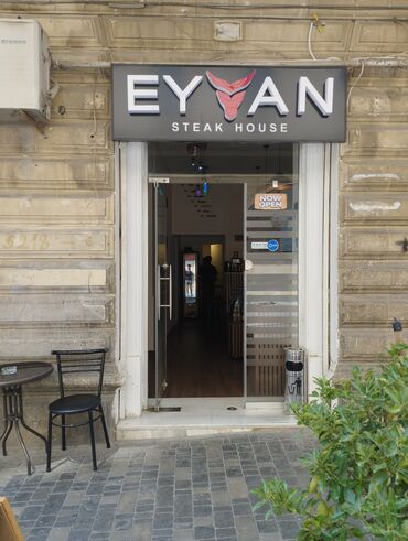 Ofisiantlar: Ofisiant tələb olunur, Restoran, Aylıq ödəniş, 30-45 yaş, 1-2 illik təcrübə