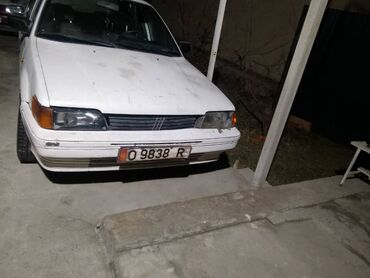 Nissan: Nissan Sunny: 1989 г., 1.6 л, Механика, Бензин, Седан