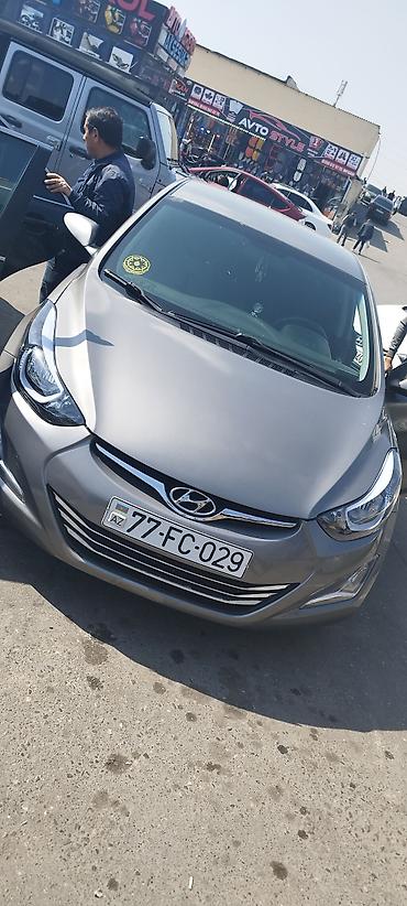 opel mühərriki: Hyundai Elantra sedan – gümüşü rəng. - Xarici: LED gündüz işıqları — 2