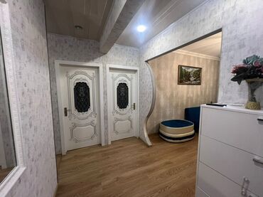 Köhnə tikili: Bakı, 8-ci mikrorayon, 4 otaqlı, Köhnə tikili, m. Azadlıq Prospekti, 100 kv. m — 7