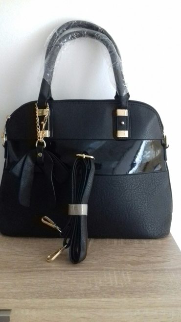 Handbags: NOVA crna torba. Prelepa. Pitajte sta vas interesuje
