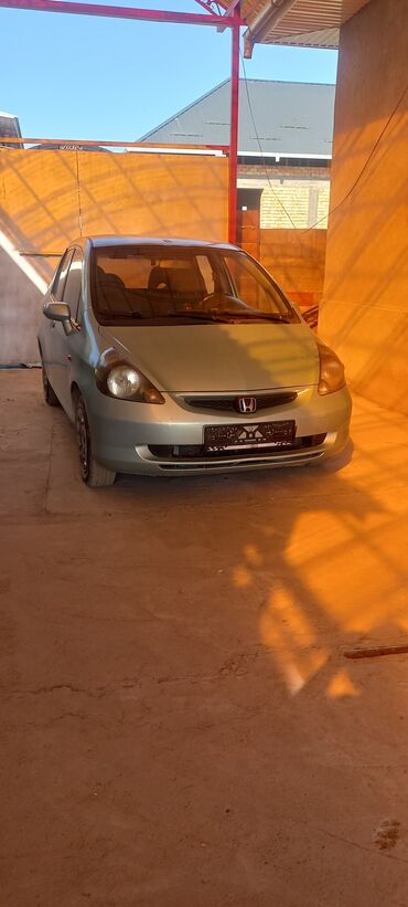 Honda: Honda Jazz: 2003 г., 1.3 л, Механика, Бензин, Хэтчбэк at lalafo.kg Honda: Honda Jazz: 2003 г., 1.3 л, Механика, Бензин, Хэтчбэк