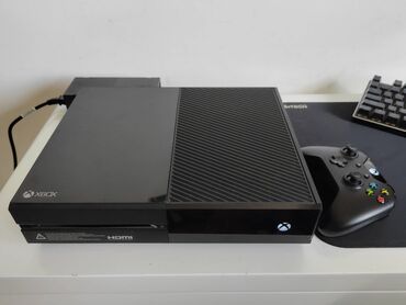 Video igre i konzole: XBOX One 500 GB Prodajem Xbox One konzolu, polovna, vrlo malo