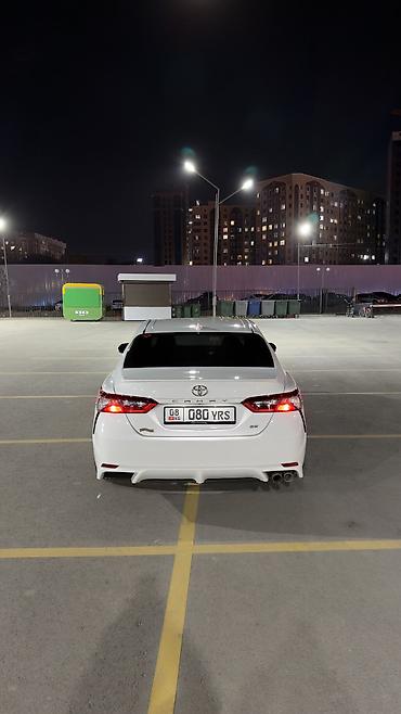 дачики: Toyota Camry: 2021 г., 2.5 л, Автомат, Бензин, Седан — 4