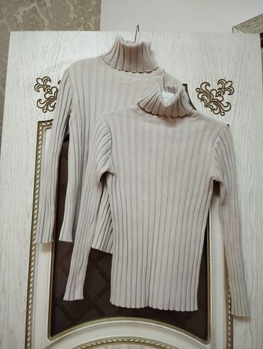 dəst geyim: Palver 38 M razmer 1 edər 5 AZN 2 si bir yerdə 10 AZN 1 edədi 35 AZN