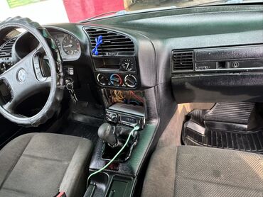 BMW: BMW 3 series: 1992 г., 1.6 л, Механика, Бензин, Седан — 19