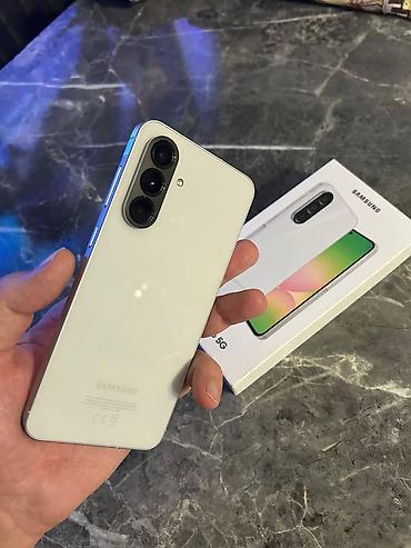 z fold 3: Samsung Galaxy A56 5G, 128 GB, rəng - Ağ, Barmaq izi — 1