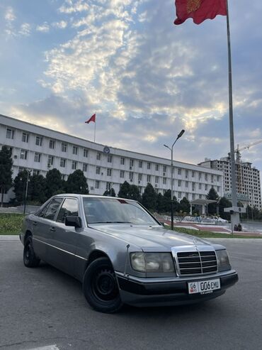купить кожаный салон мерседес 124: Седан Mercedes-Benz E-Class (W124) серого цвета, классический дизайн