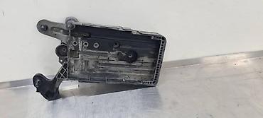 c4 1.4 benzin: NOSAČ AKUMULATORA ZA VOLKSWAGEN GOLF 7 - 5Q0915321G | Nosač — 2