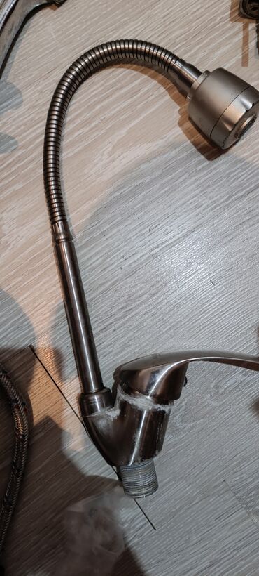 Su qızdırıcı kranlar: Smistitellər. Mətbəx, hamam, axtafa, moydadır, tulpan, djakuzi üçün 5 — 13