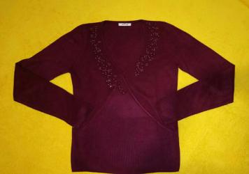 farmerke italijanske: EXSTYN italijanski džemper bordo
Veličina S 36-38 
Cena 500 din