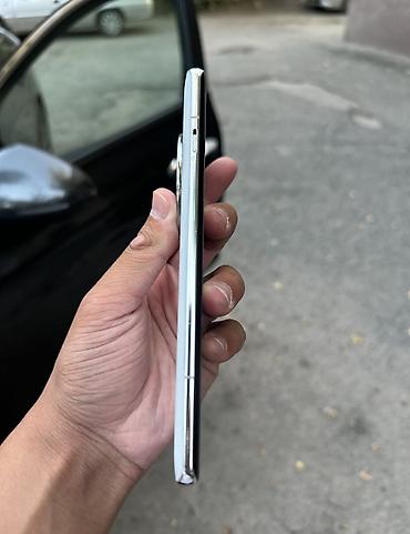 one plus 13: OnePlus 12, Б/у, 512 ГБ, цвет - Белый, 2 SIM — 4
