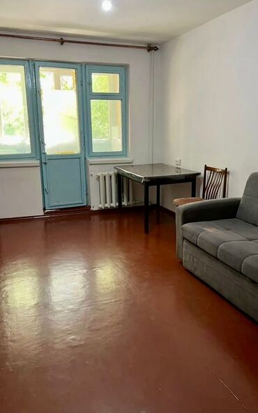 квартира пригороде: 2 комнаты, 43 м², 104 серия, 2 этаж, Старый ремонт