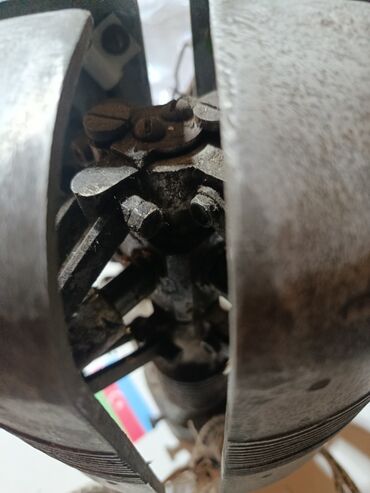 Digər istehsal avadanlığı: Sənaye tipli köhnə model şnur bükmə/uc bağlama maşını Təsvir: - — 9