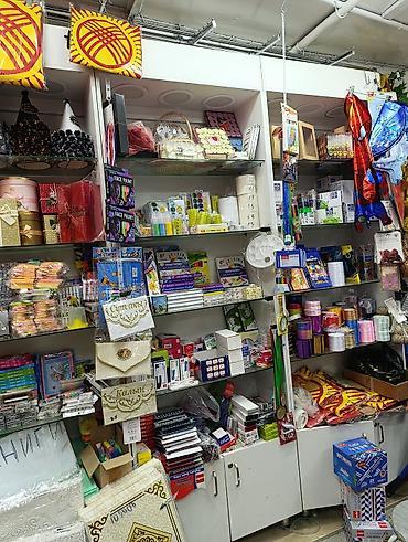 сдаю полку: Продаю полку для магазина с подсветкой 5полок(стеклянные)+1полка — 2
