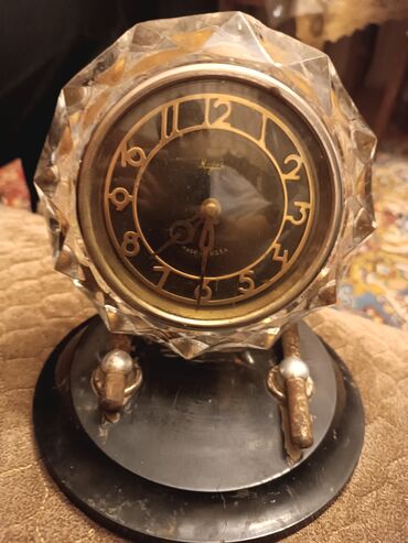 saatlarin alişi ve satişi: Xrustal saat Маяк (ГОСТ 3309-75 2) SSR 
saat işləmir
