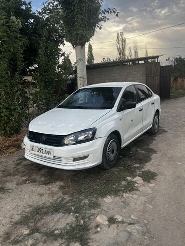 холодильник авто: Volkswagen Polo: 2015 г., 1.6 л, Механика, Бензин, Седан