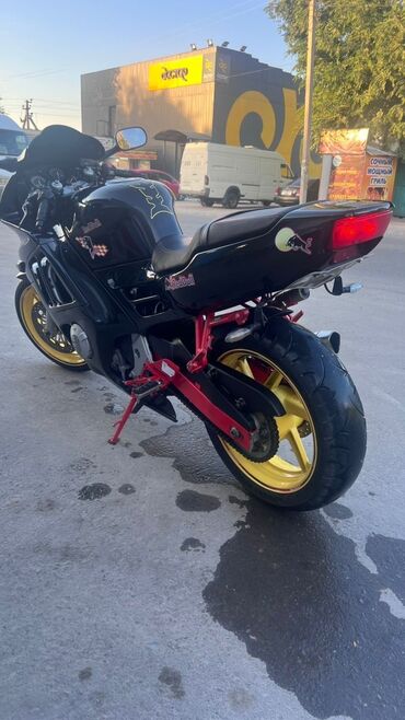 бак на мотоцикл: Спортбайк Honda, 600 куб. см, Бензин, Чоңдор үчүн, Колдонулган
