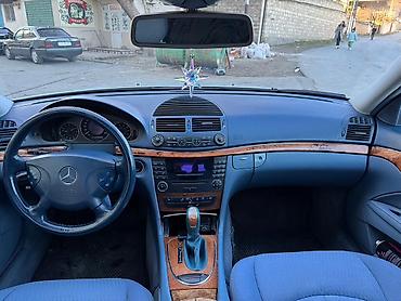 ambians isiq: Mercedes-Benz E 240: 2.6 l | 2003 il Sedan — 5