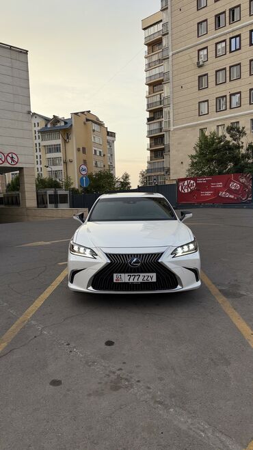 lc 300: Lexus ES: 2019 г., 2.5 л, Вариатор, Гибрид, Седан