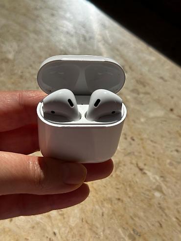 simsiz mikrofon: Apple AirPods (1/2 nəsil dizaynı) – simsiz qulaqlıq və şarj — 2
