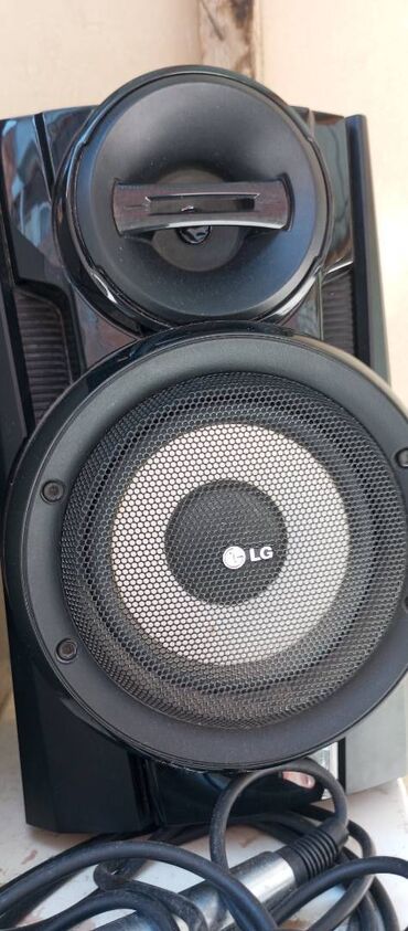Musiqi mərkəzləri: Fleska blutuz gedir ela sesi var