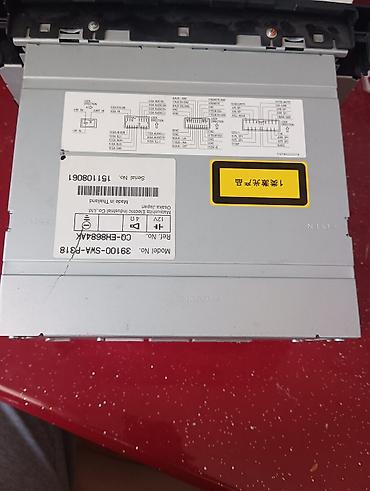 cd çalar: Honda orijinal maqnitola/radio blok Xüsusiyyətlər: - 6-Compact Disc — 2