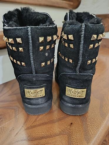 Угги: Угги, 37, UGG, Б/у, цвет - Черный, Самовывоз — 2