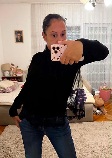 beli halteri: Potpuno ocuvana majica sa tilom preko. Od gospodje sudije koja preko — 5
