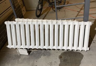 железные топчаны: Чугунный секционный радиатор отопления. - Материал: чугун -