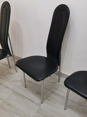 komode oglasi: Set od 6 trpezarijskih stolica – crne, kožne. - Materijal sedišta i — 3