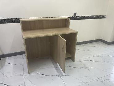 hamam ucun rəf: Laminatdan hazırlanmış resepsiyon/registrasiya masası. - Təbii ağac — 2