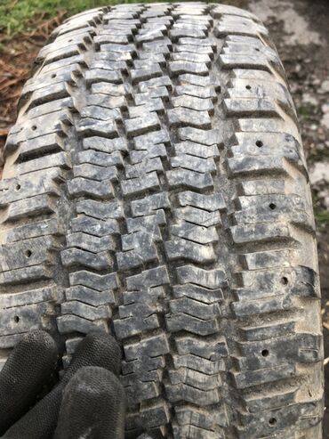шины r14c: Шиналар 205 / 70 / R 14, Winter stud, Колдонулган, 1 даана, Жеңил унаалар