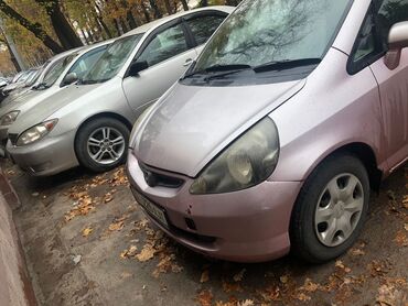 машина ист: Honda Fit: 2002 г., 1.3 л, Вариатор, Газ, Хэтчбэк