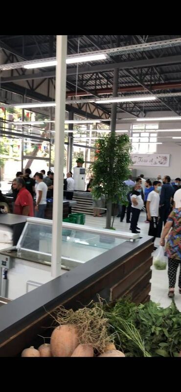 Mağazalar: Sabunçu rayonu Bakixanov qəsəbəsində,sahəsi 650 kv/m olan, obyekt — 11