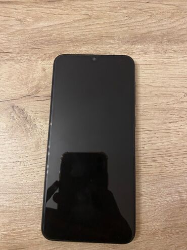 телефон флай ff301: Samsung A20, 32 ГБ, цвет - Черный, Сенсорный, Отпечаток пальца, Две SIM карты