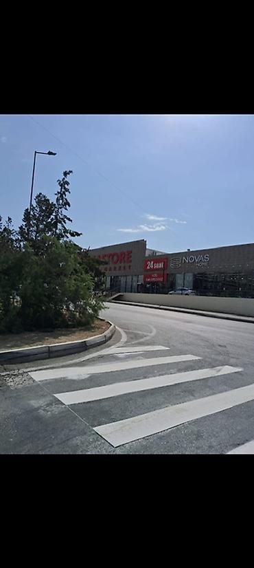 Kommersiya daşınmaz əmlakı: İcarəyə verilir – 30 m² obyekt - Ümumi plan: vitrin pəncərəli ön — 1