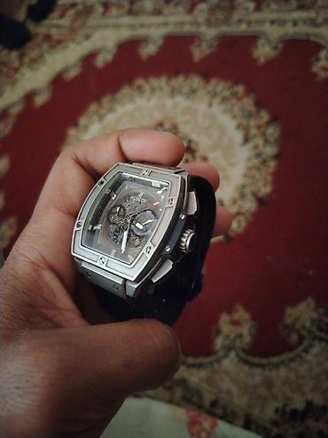 Наручные часы: Hublot kvadrat-tonneau dizaynlı kişi qol saatı - Brend: Hublot (loqo — 2