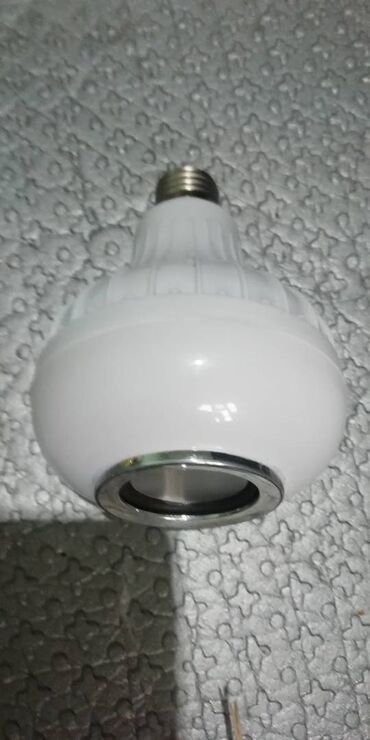 свет техника: Лампа буфер новая. Прикручиваеться как лампа. Работает от света