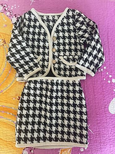 Qadın geyimləri: Qadın dəsti – jaket və ətək - Rəng: qara-açıq krem, iri “houndstooth” — 1