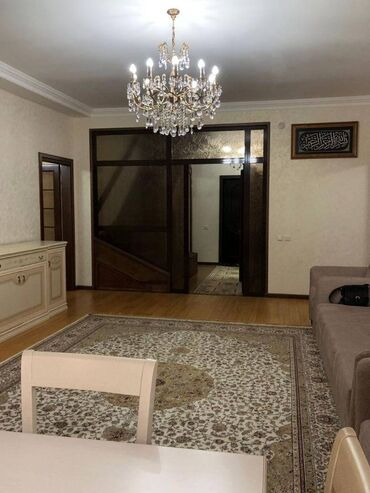срочно продаётся 1 комнатная квартира в районе ошского рынка по улице кенсуйская: 4 бөлмө, 213 кв. м, Жеке план, 6 кабат, Евроремонт