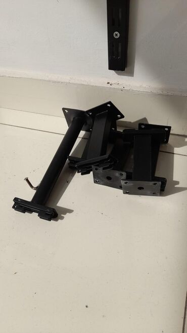 Vitrin üçün aksesuarlar: Mağaza vitrinləri üçün metal asqı və rəf tutacaqları dəsti - Rəng — 6