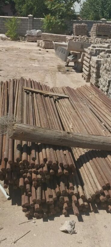 Darvazalar və aksesuarlar: Diyametri 32 lik armatur boyları 3.20/ 4 metre